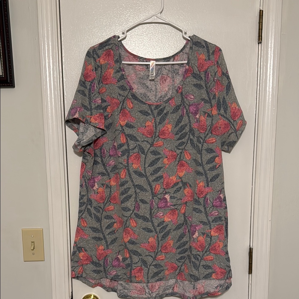 LuLaRoe Classic Tee